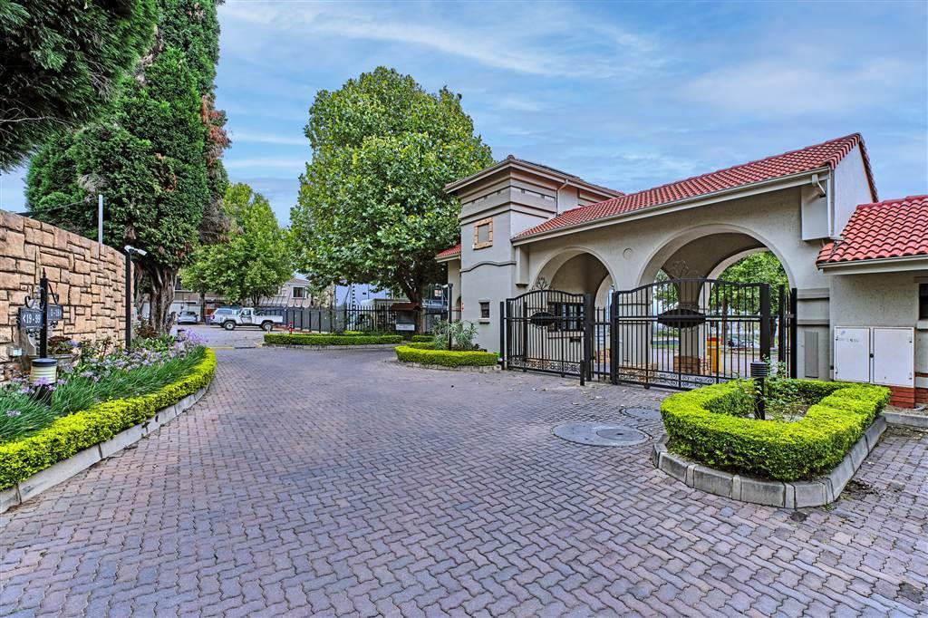 2 Bedroom Apartment in Lonehill