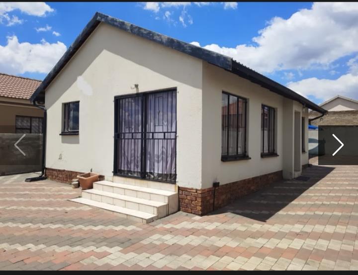 2 Bedroom House in Birchleigh