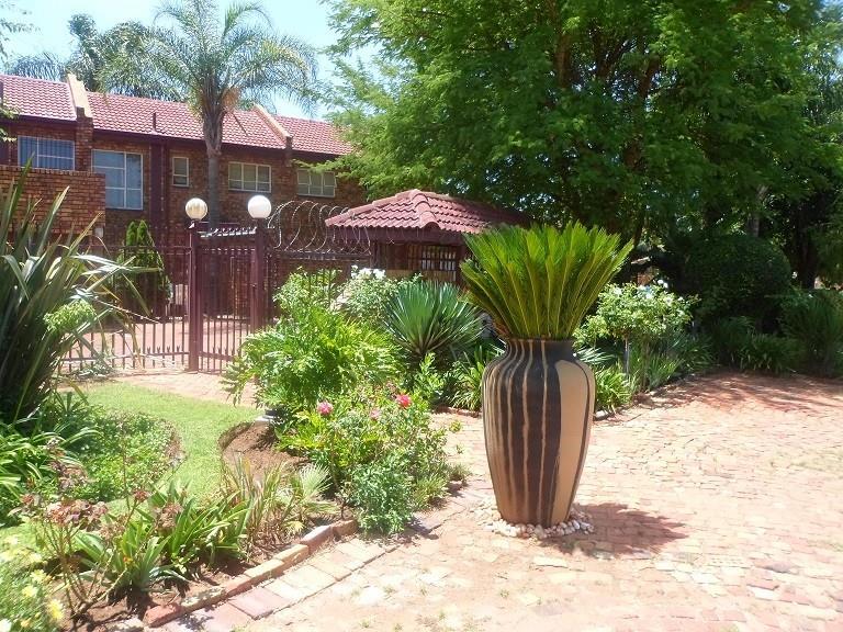 2 Bedroom Townhouse in Dorandia