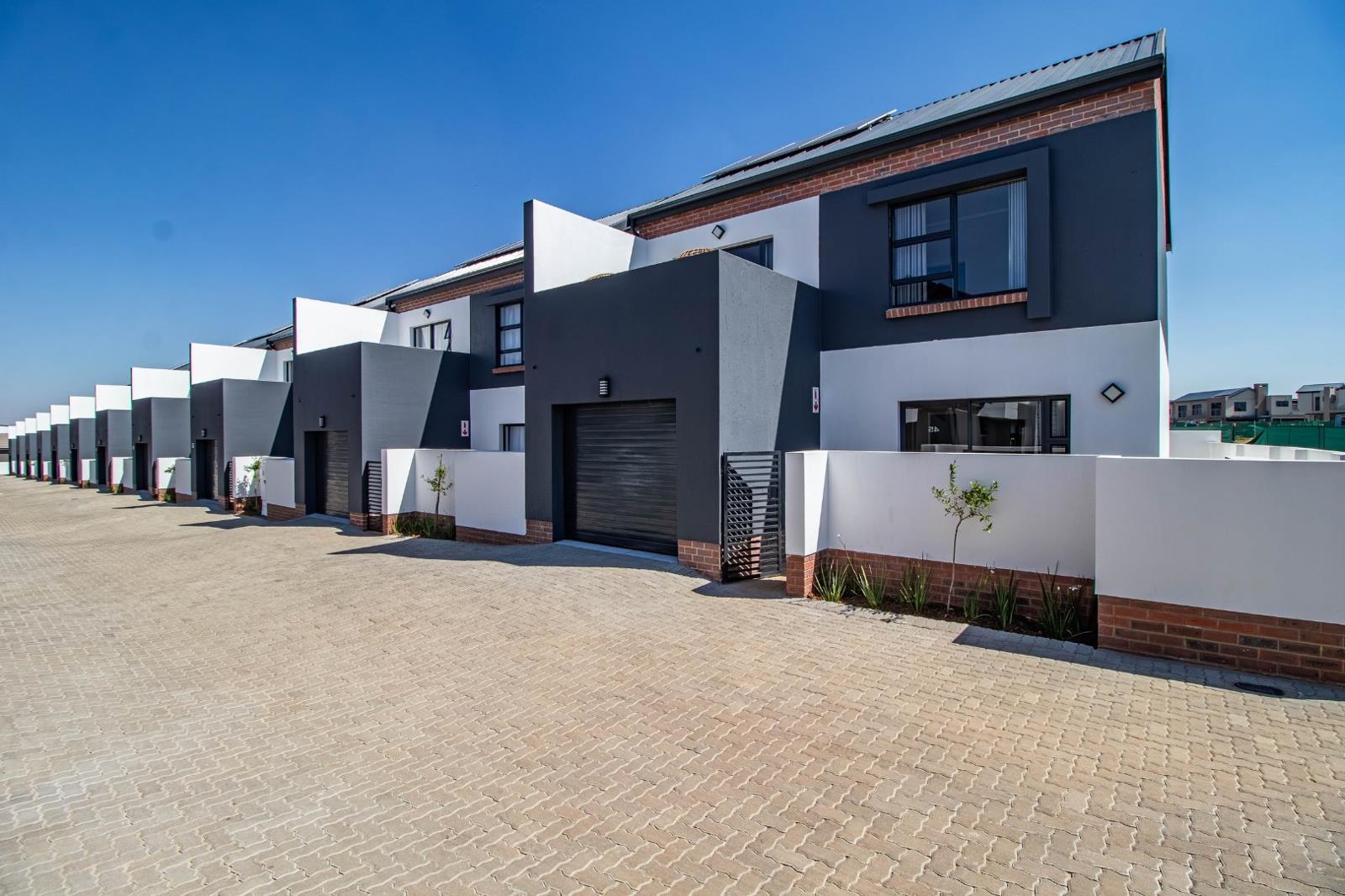 3 Bedroom Townhouse in Glen Marais