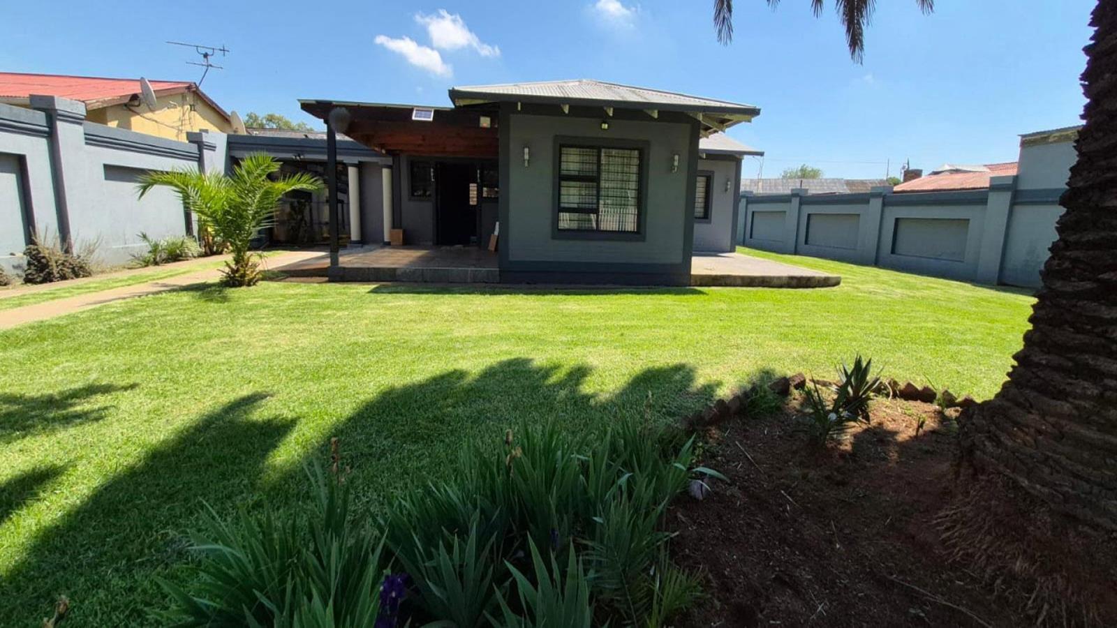 3 Bedroom House in Comet