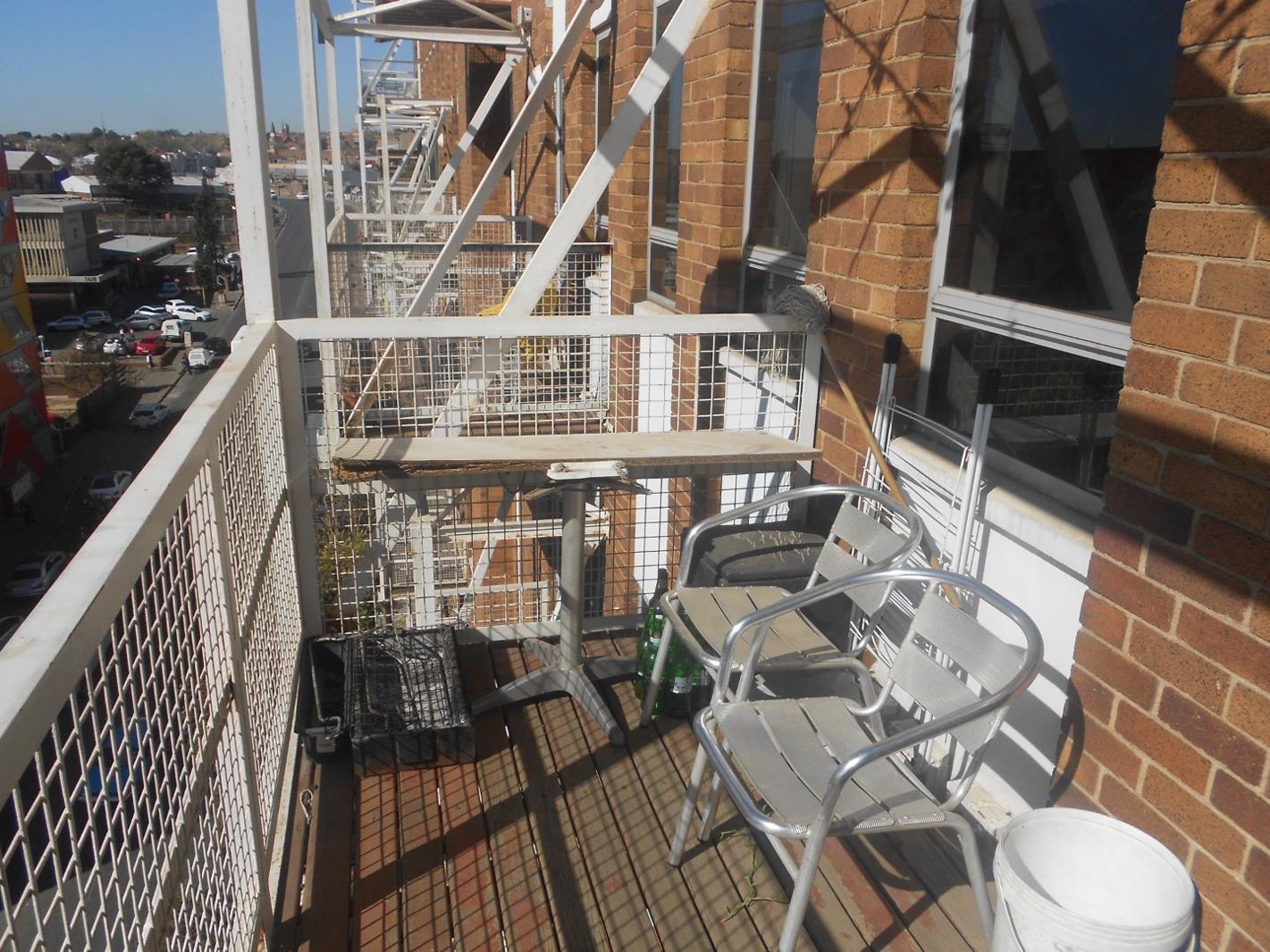 1 Bedroom Apartment in City & Suburban