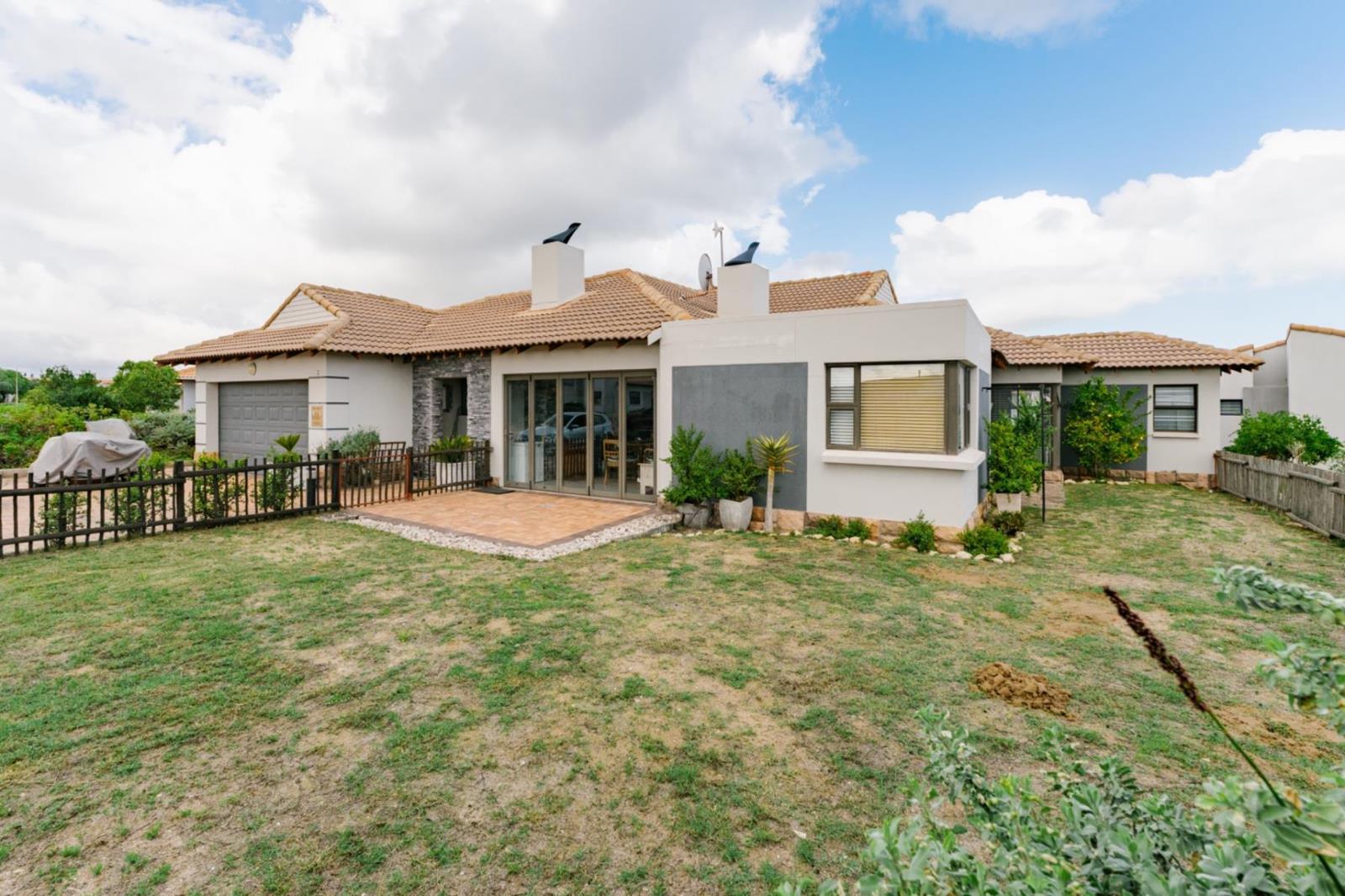 4 Bedroom House in Langebaan Country Estate