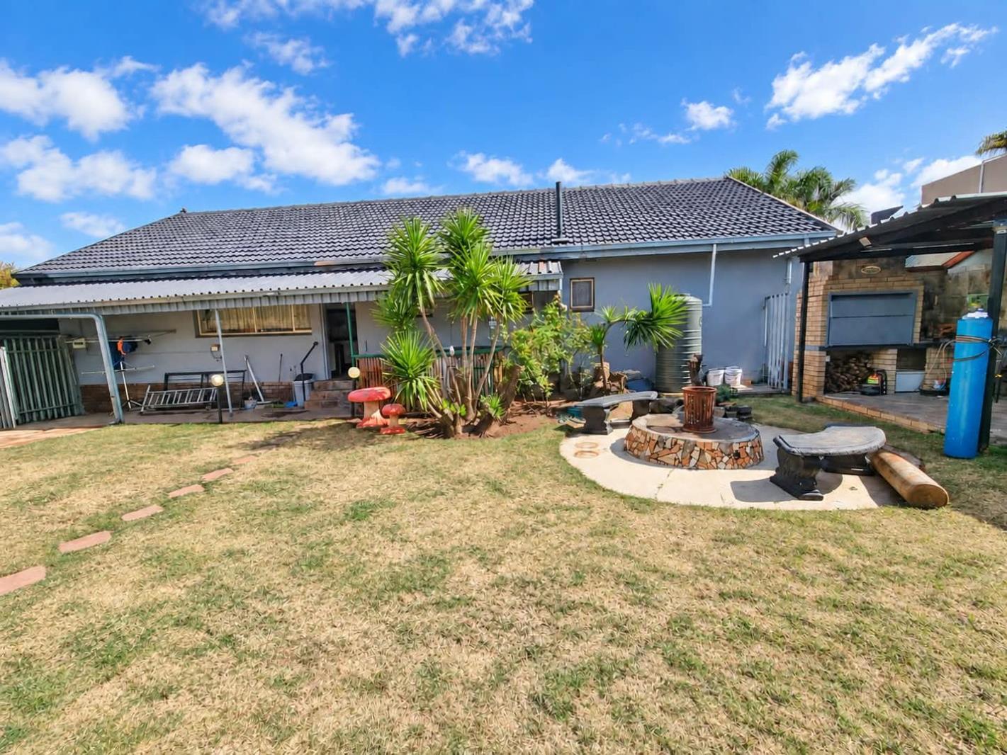 3 Bedroom House in Quellerie Park