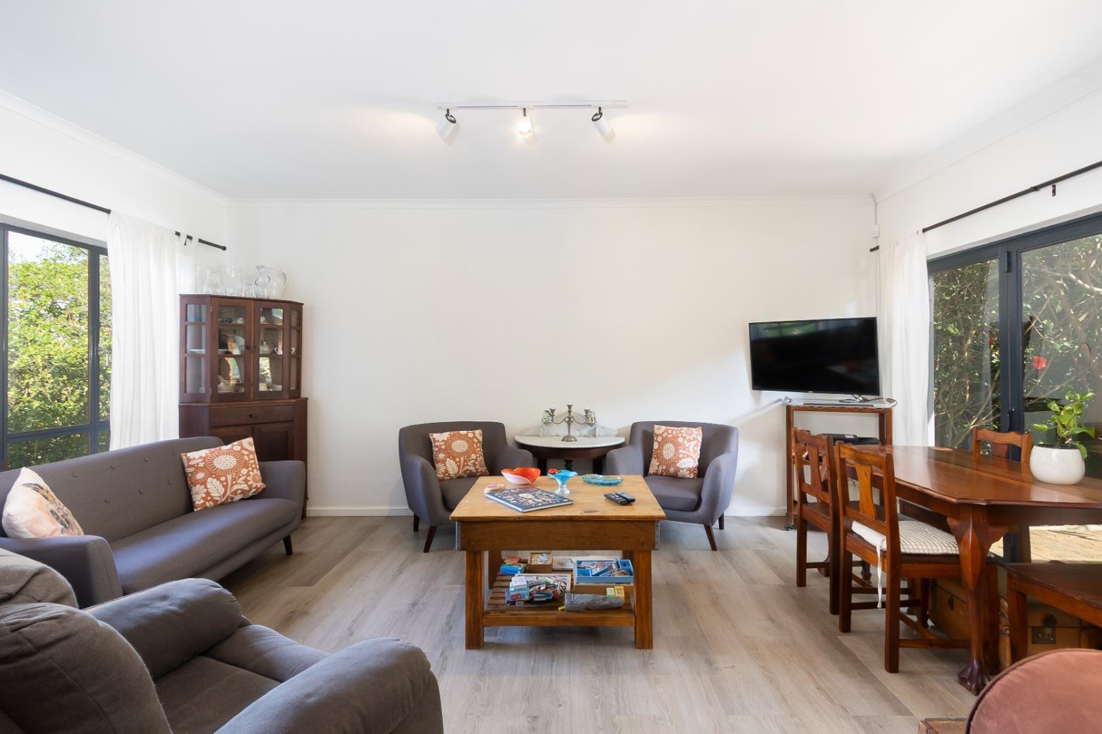 3 Bedroom House in Onder Papegaaiberg