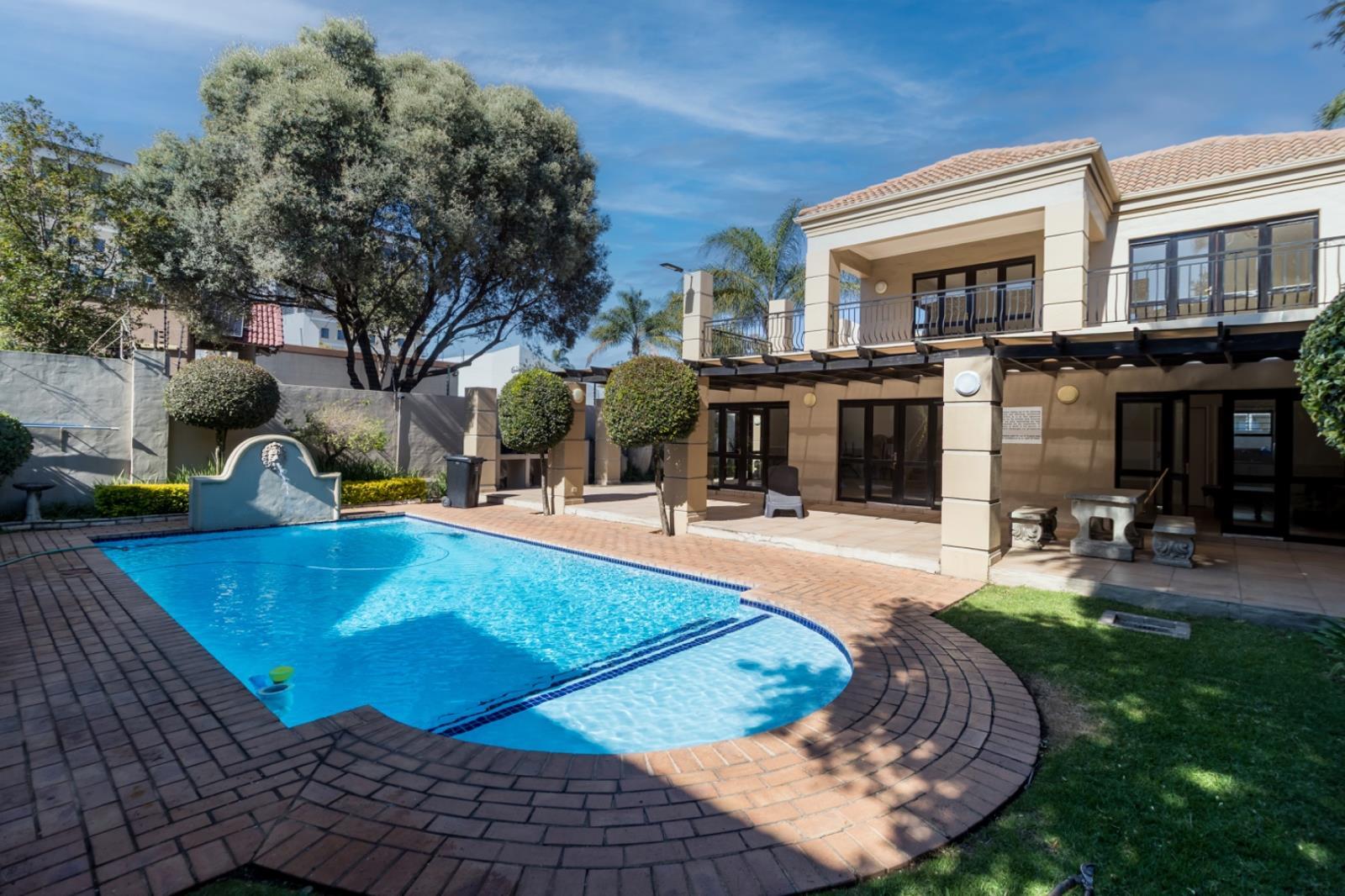 2 Bedroom Townhouse in Sunninghill