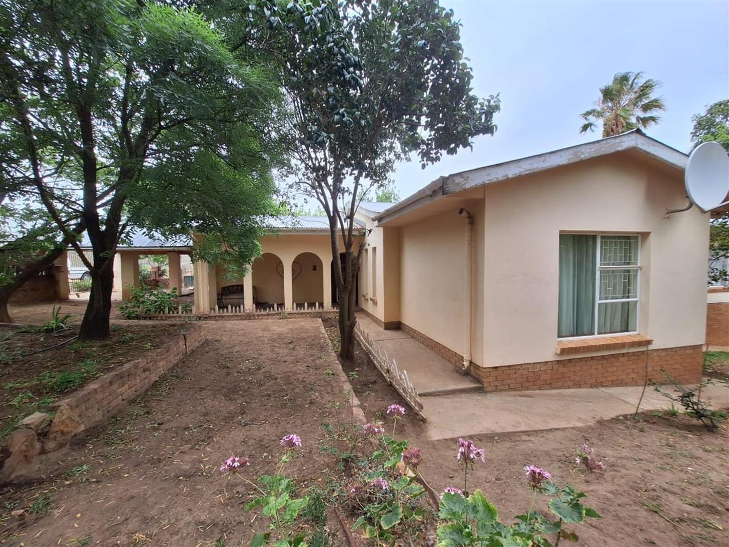 3 Bedroom House in Uniondale