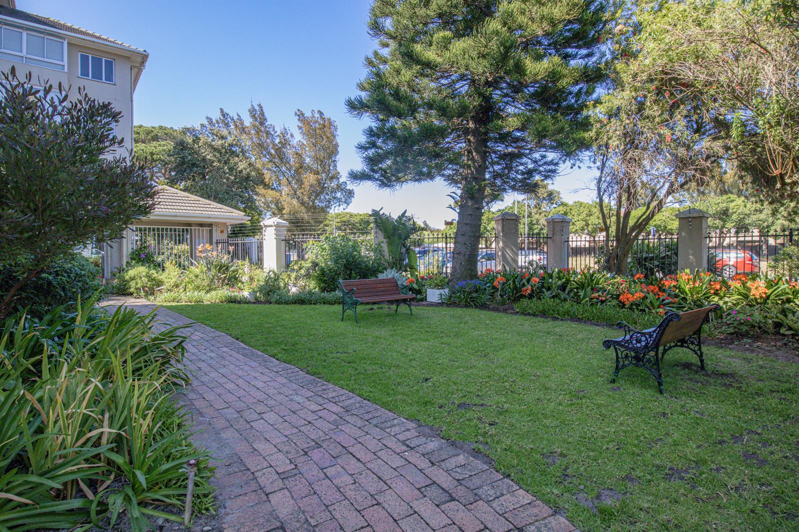 0.5 Bedroom House in Pinelands