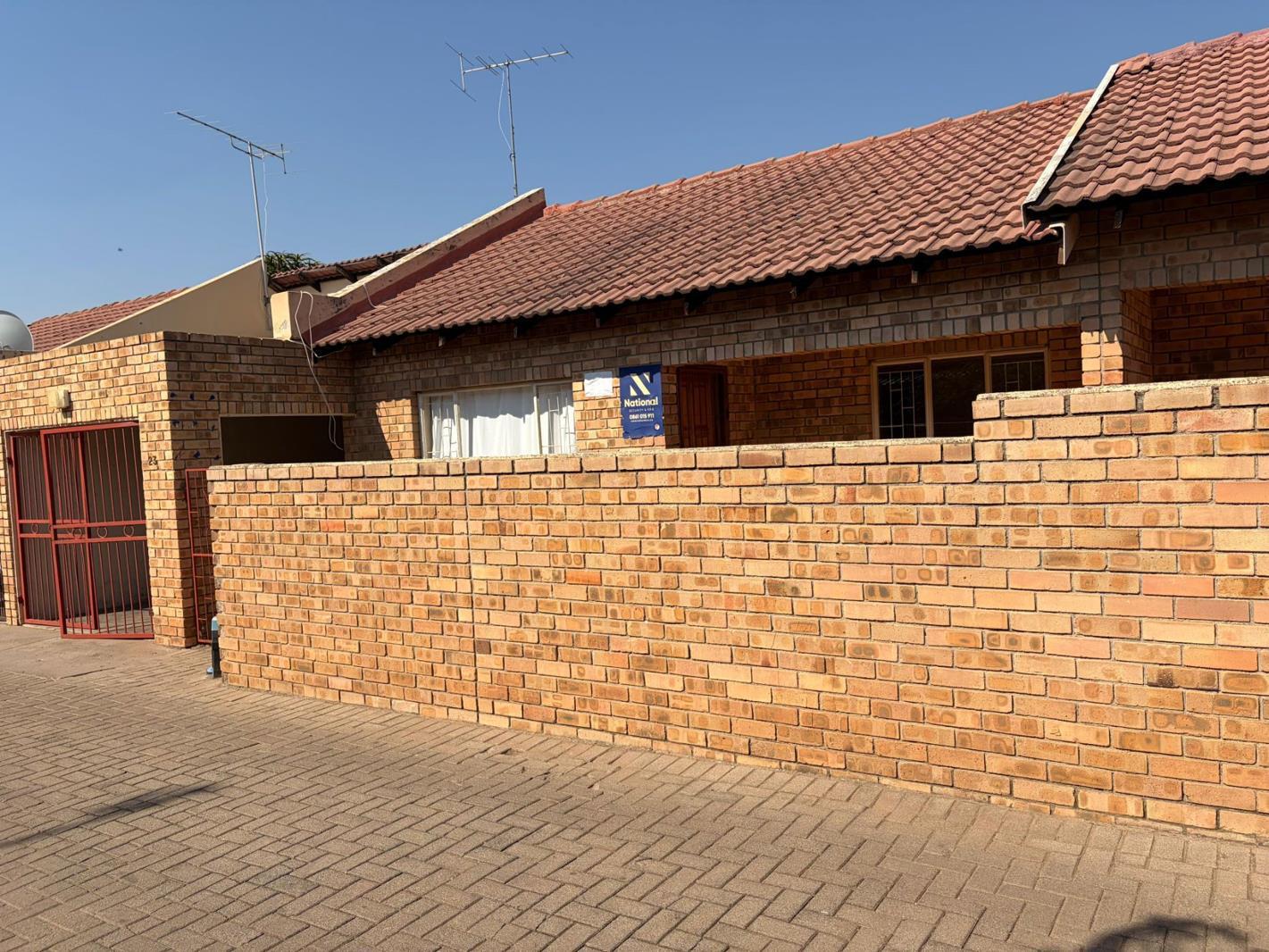 3 Bedroom Townhouse in Penina Park
