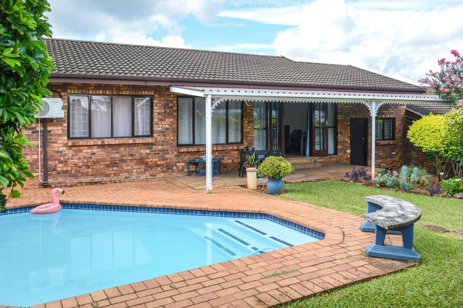 3 Bedroom Townhouse in Hayfields