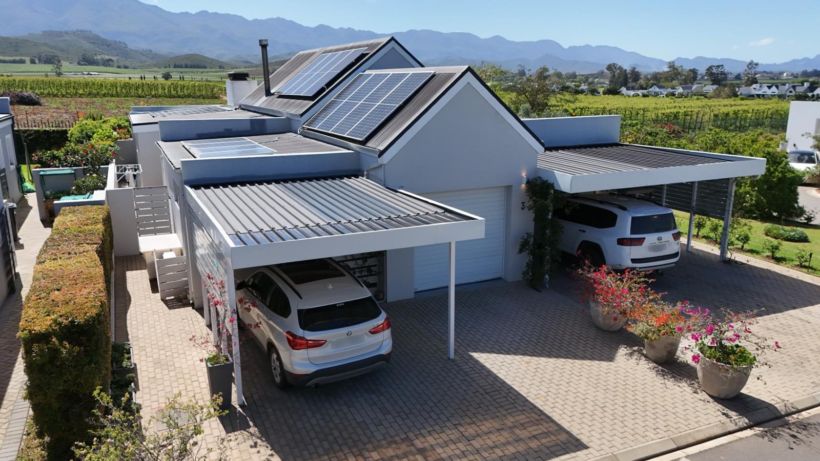 4 Bedroom House in Silwerstrand Golf and River Estate