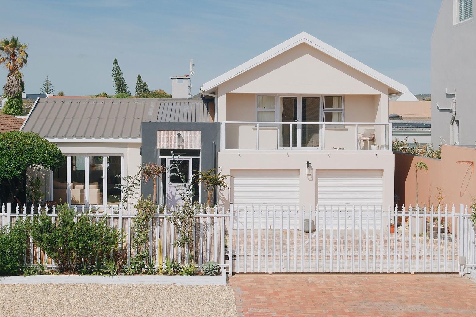 4 Bedroom House in Melkbosstrand