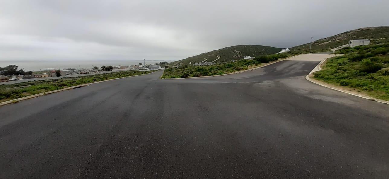 470 m² Land available in St Helena Views