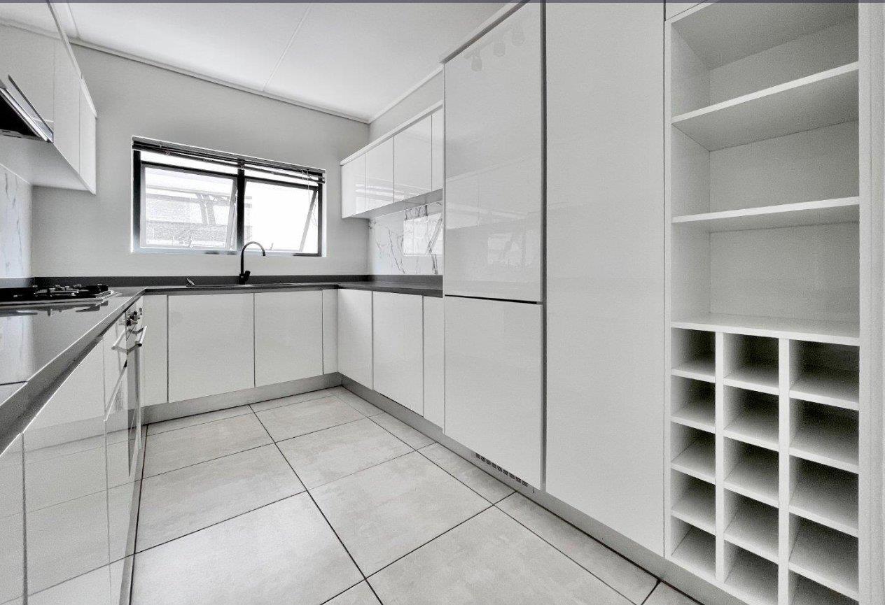 3 Bedroom Apartment in Waterfall