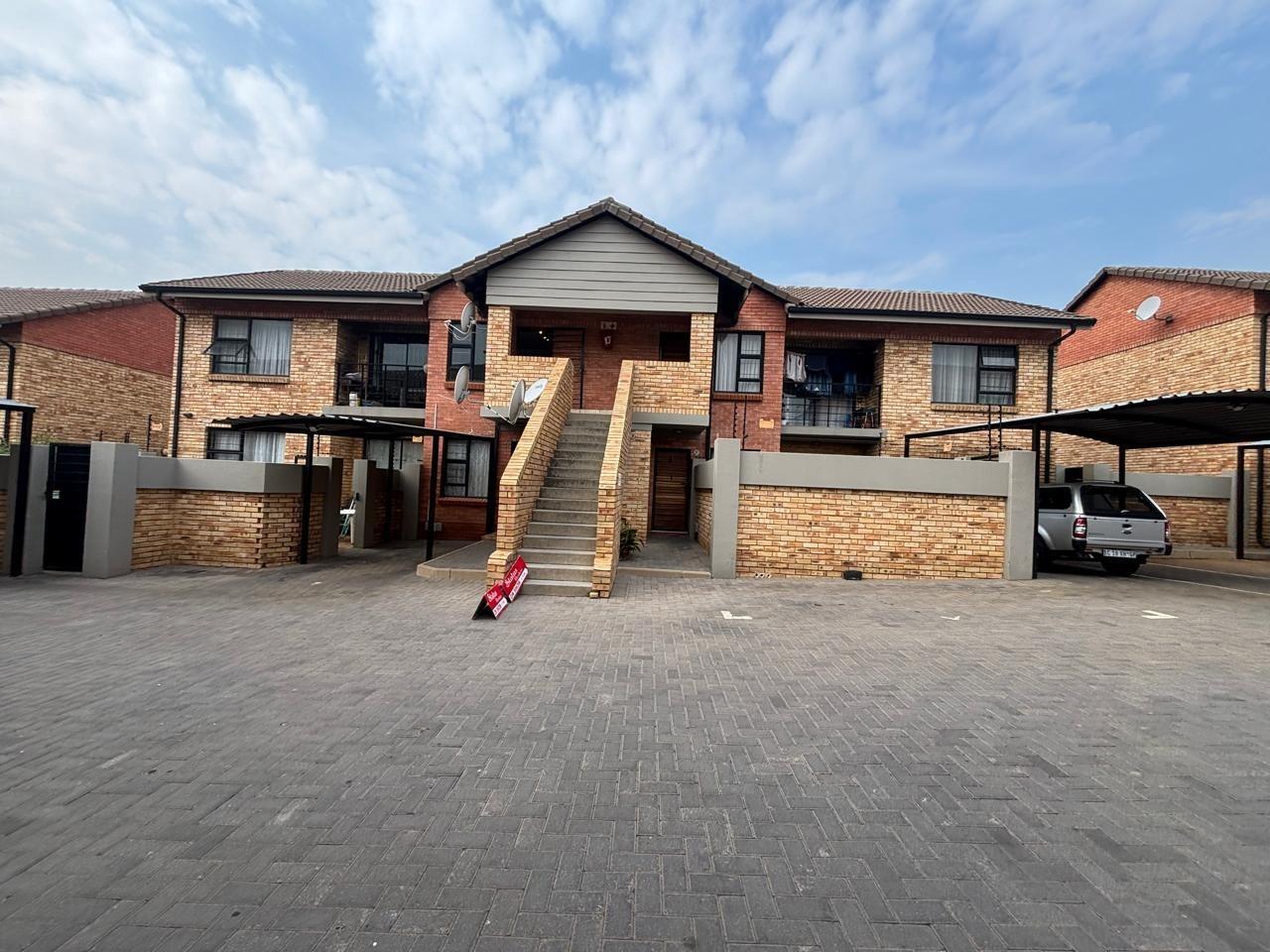 2 Bedroom Townhouse in Meyersdal