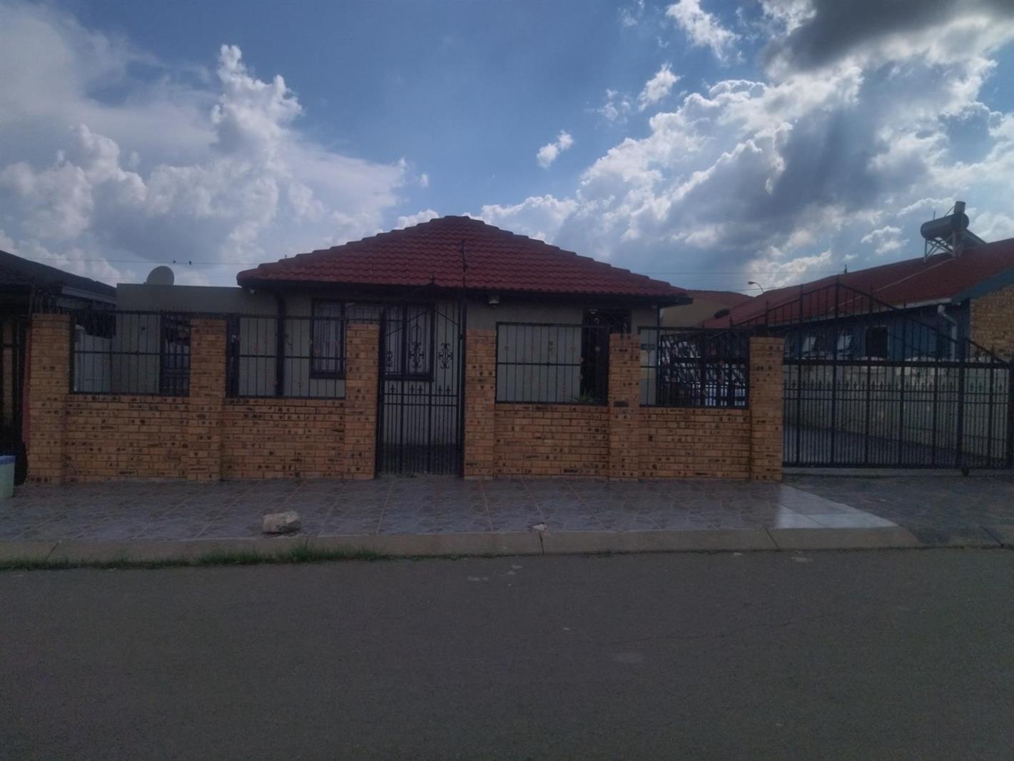 3 Bedroom House in Lenasia South
