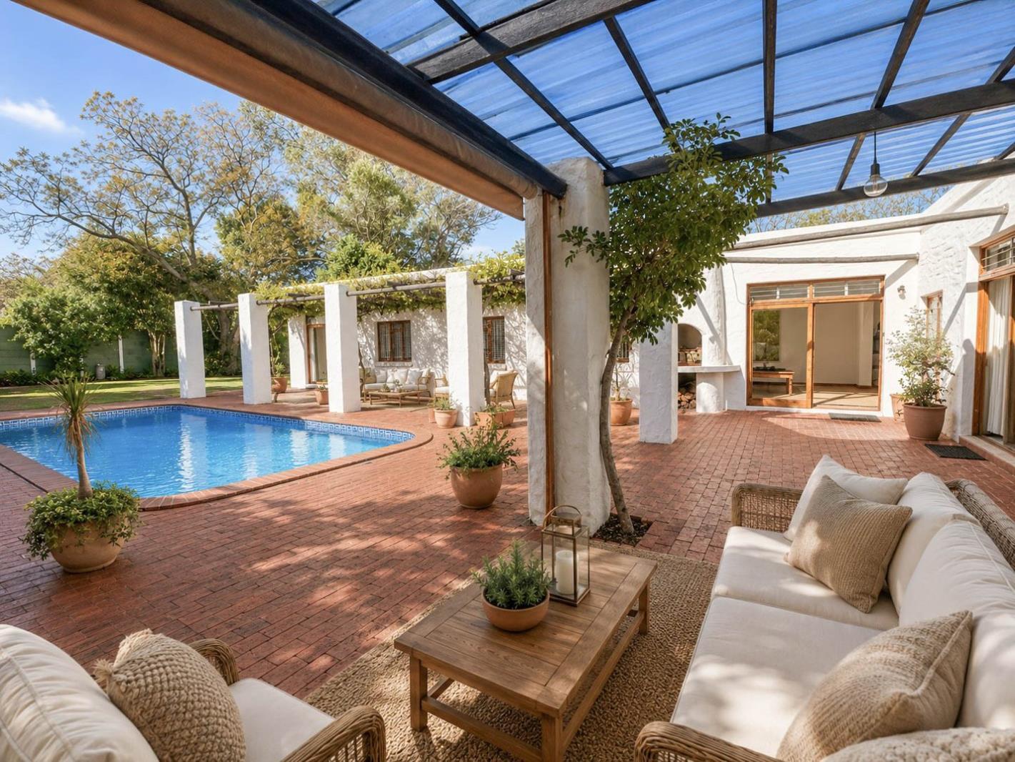5 Bedroom House in Bergvliet