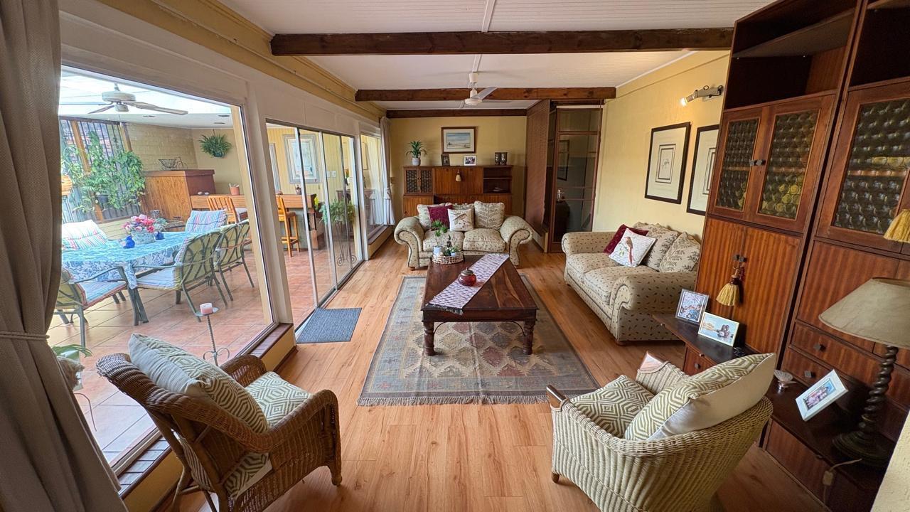 4 Bedroom House in Libradene