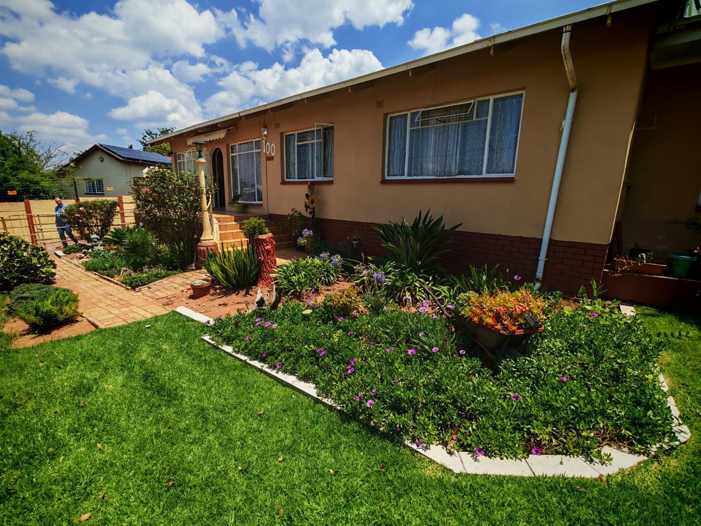 4 Bedroom House in Quellerie Park