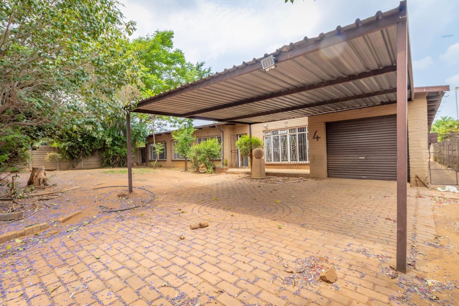 4 Bedroom House in Rensburg