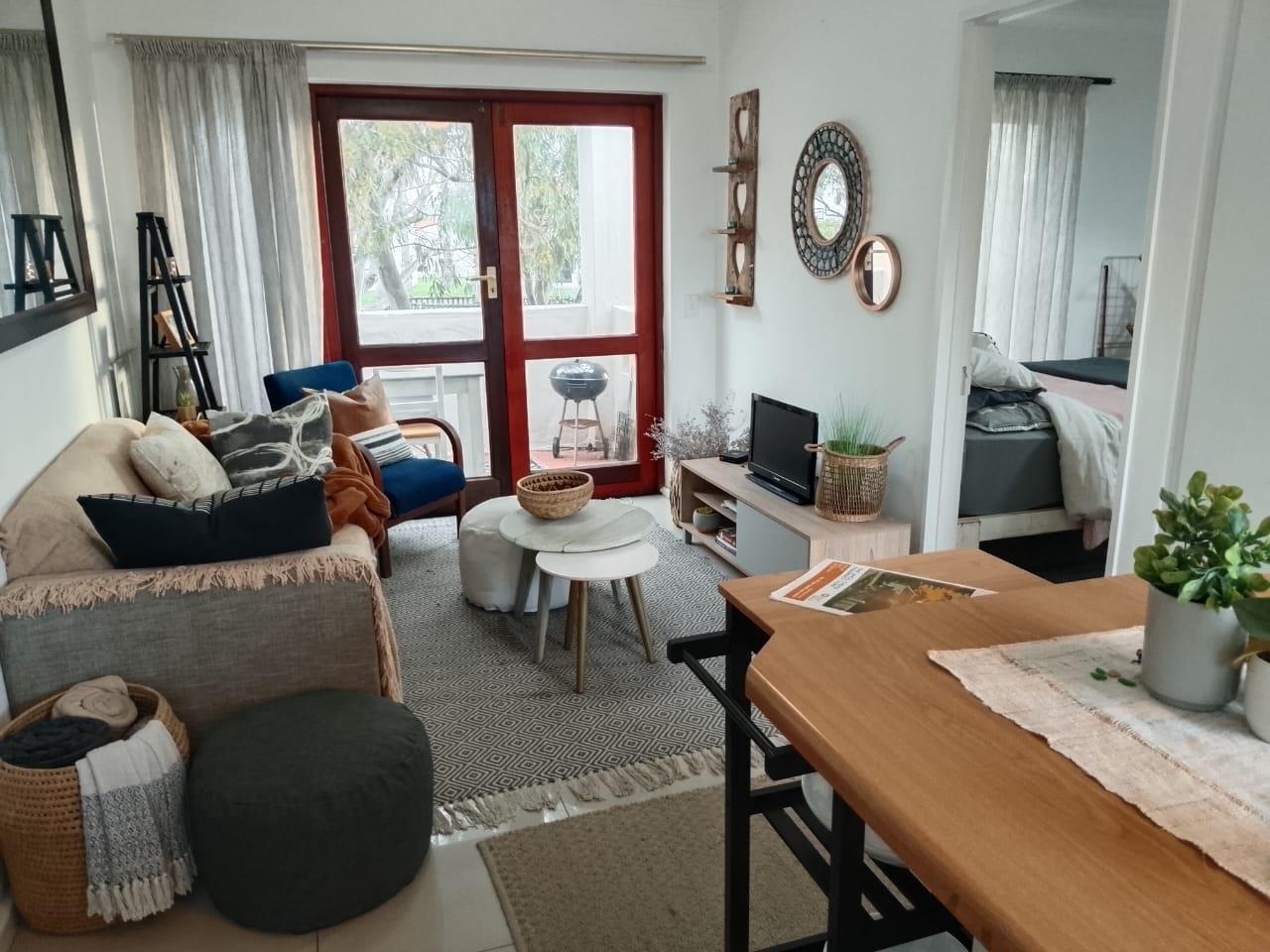 1 Bedroom Flat in Strand North