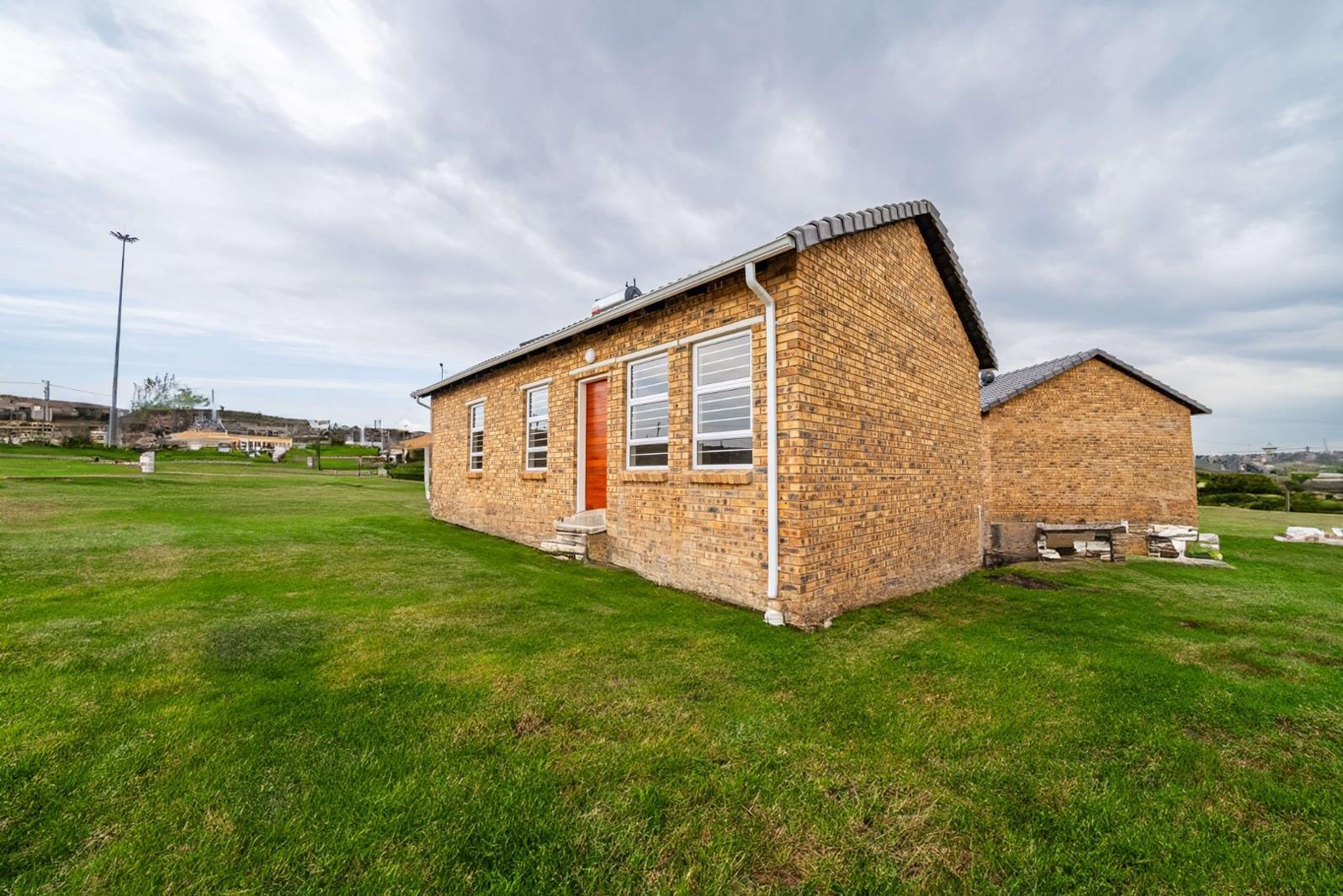 3 Bedroom House in Olievenhoutbosch