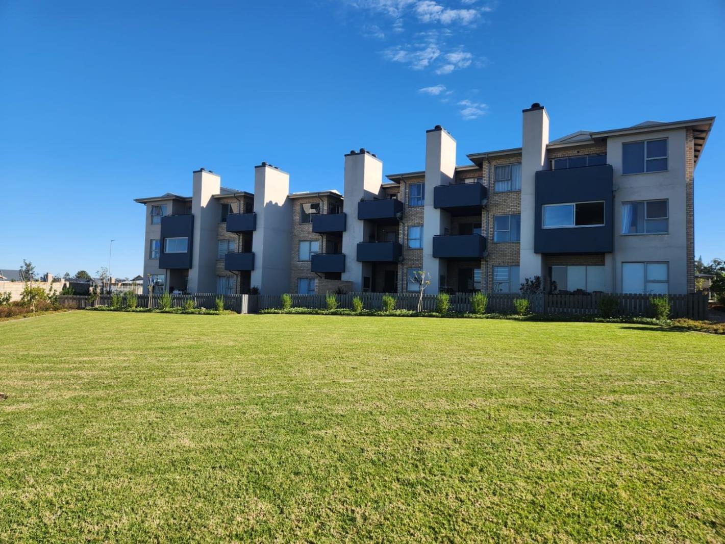 2 Bedroom Apartment in Mooikloof Country Estate