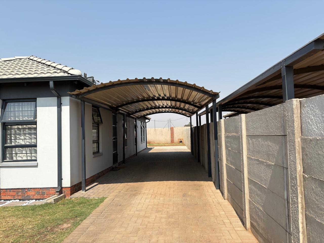 4 Bedroom House in Sky City