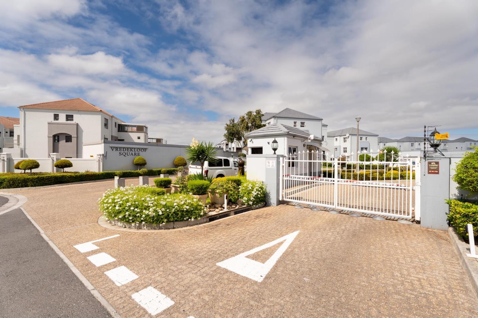 2 Bedroom Apartment in Vredekloof
