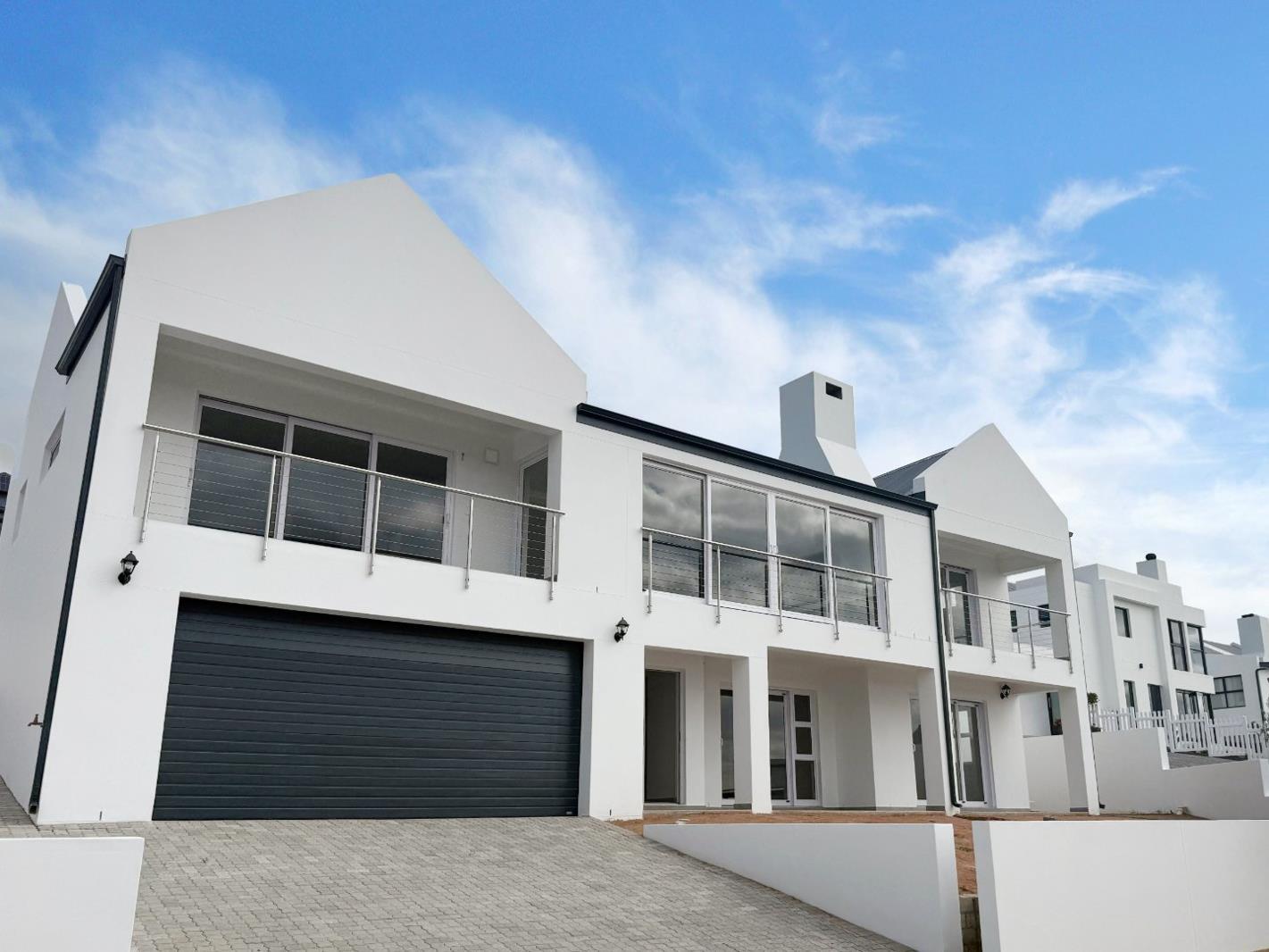 4 Bedroom House in Da Gama Bay