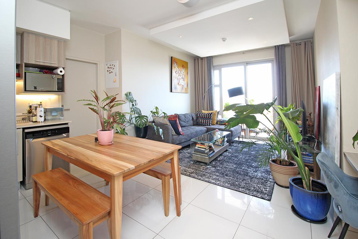 2 Bedroom Apartment in Rosebank