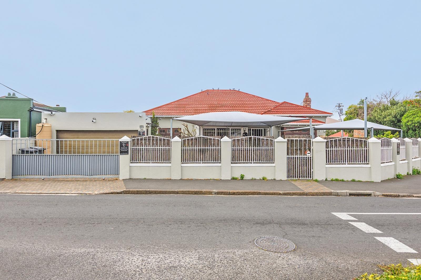 5 Bedroom House in Wynberg