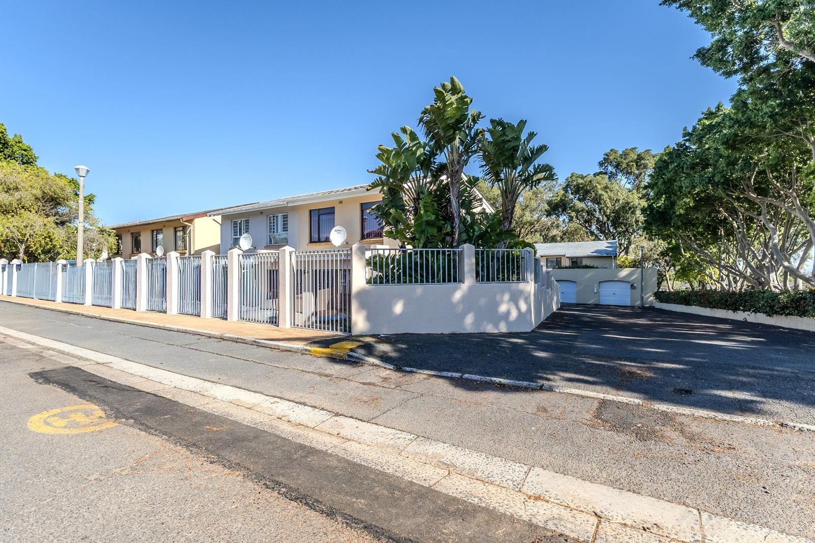 3 Bedroom House in Panorama