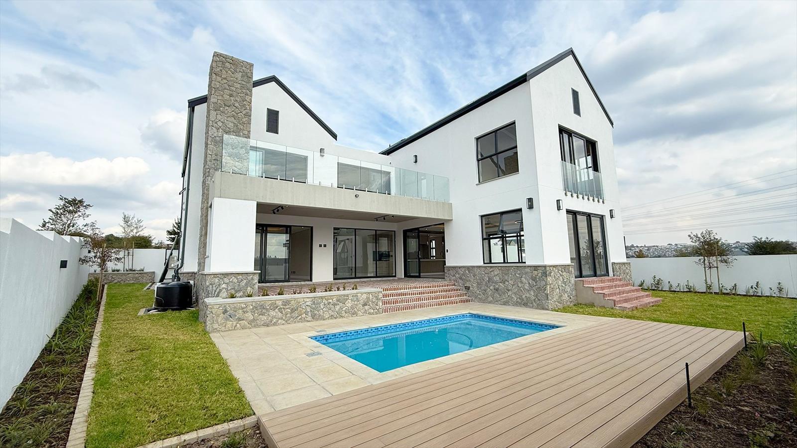 5 Bedroom House in Helderfontein Estate