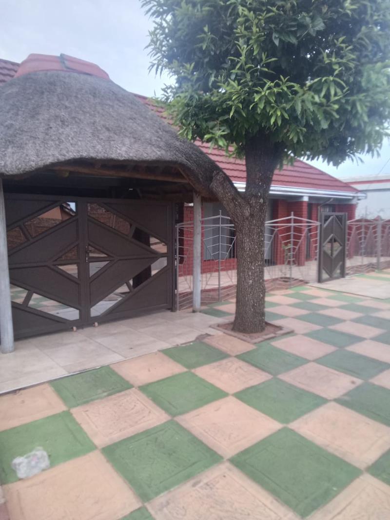 4 Bedroom House in Soshanguve