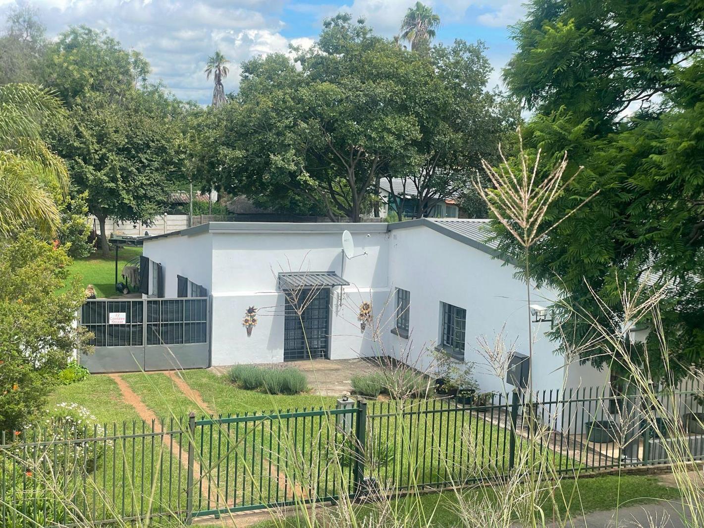 6 Bedroom House in Rayton