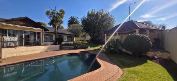 4 Bedroom House in Woodmere