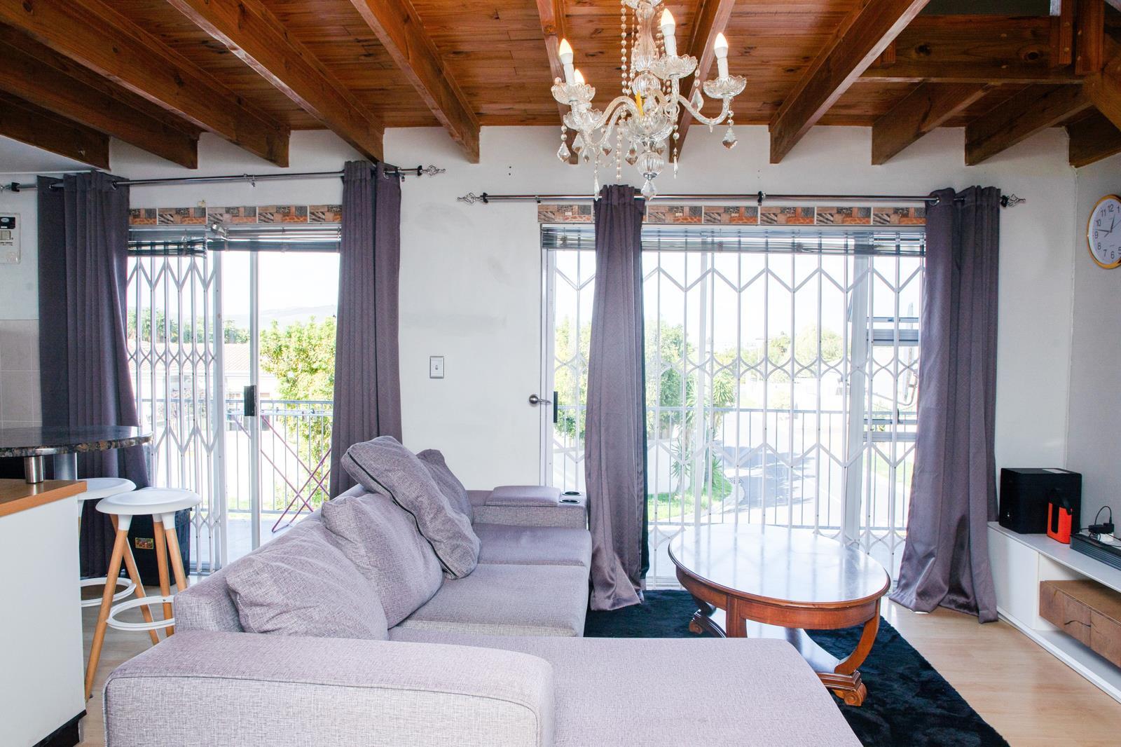 2 Bedroom Flat in Parklands