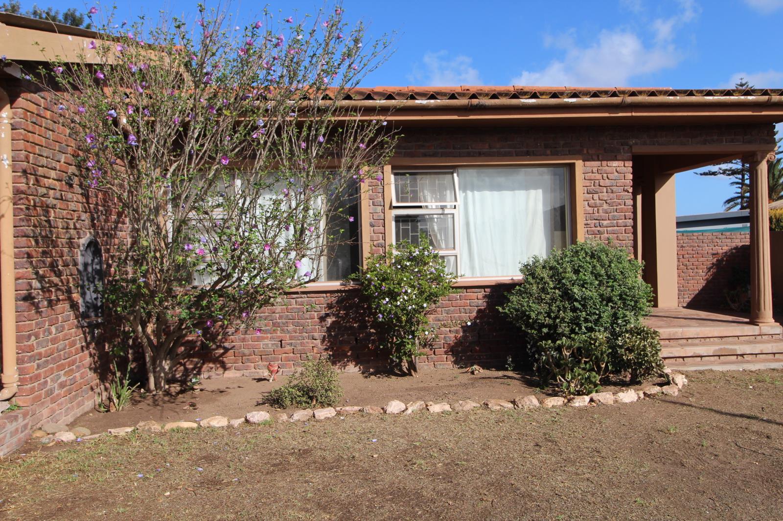 4 Bedroom House in Vredenburg