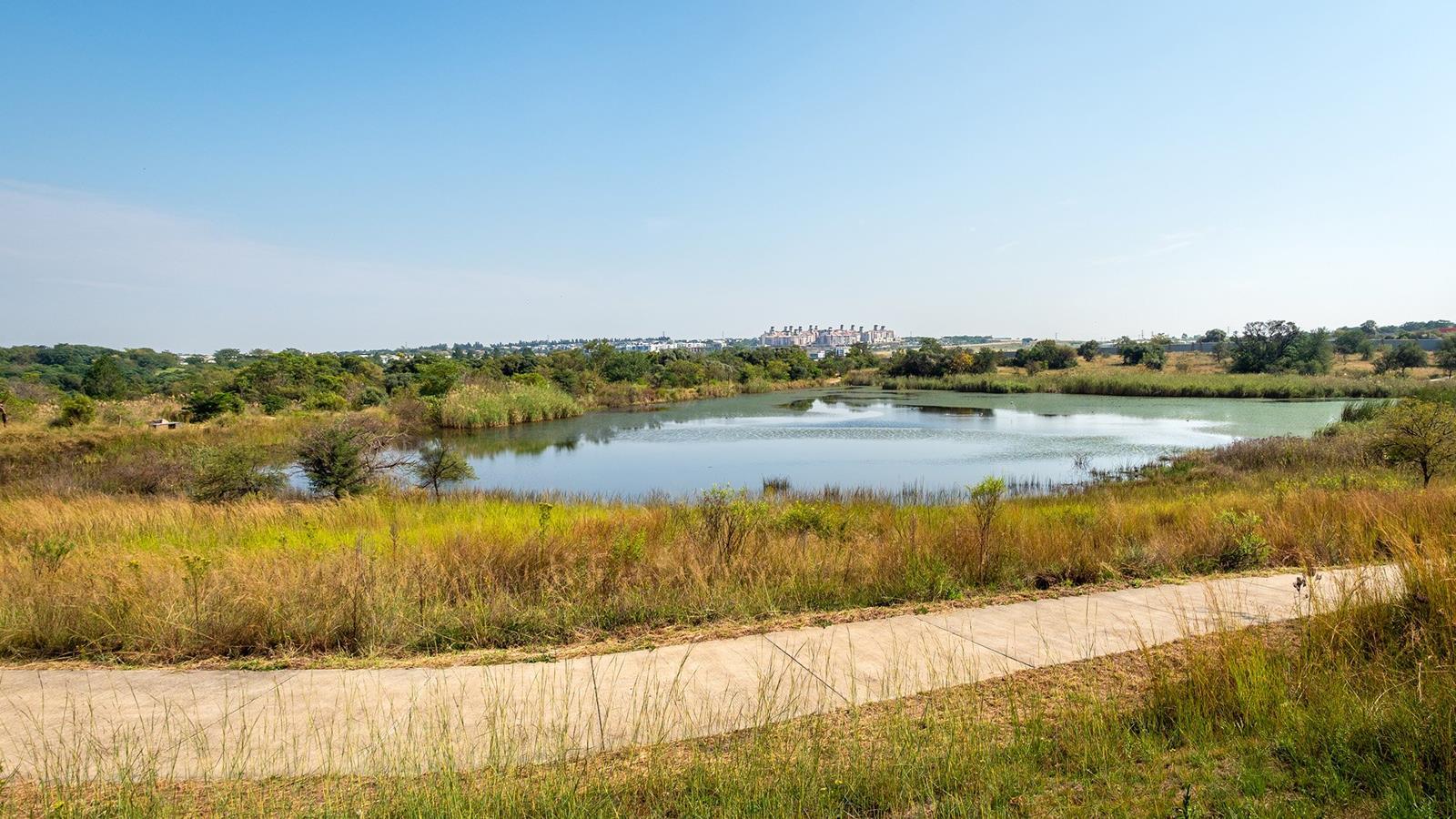 643 m² Land available in Fourways