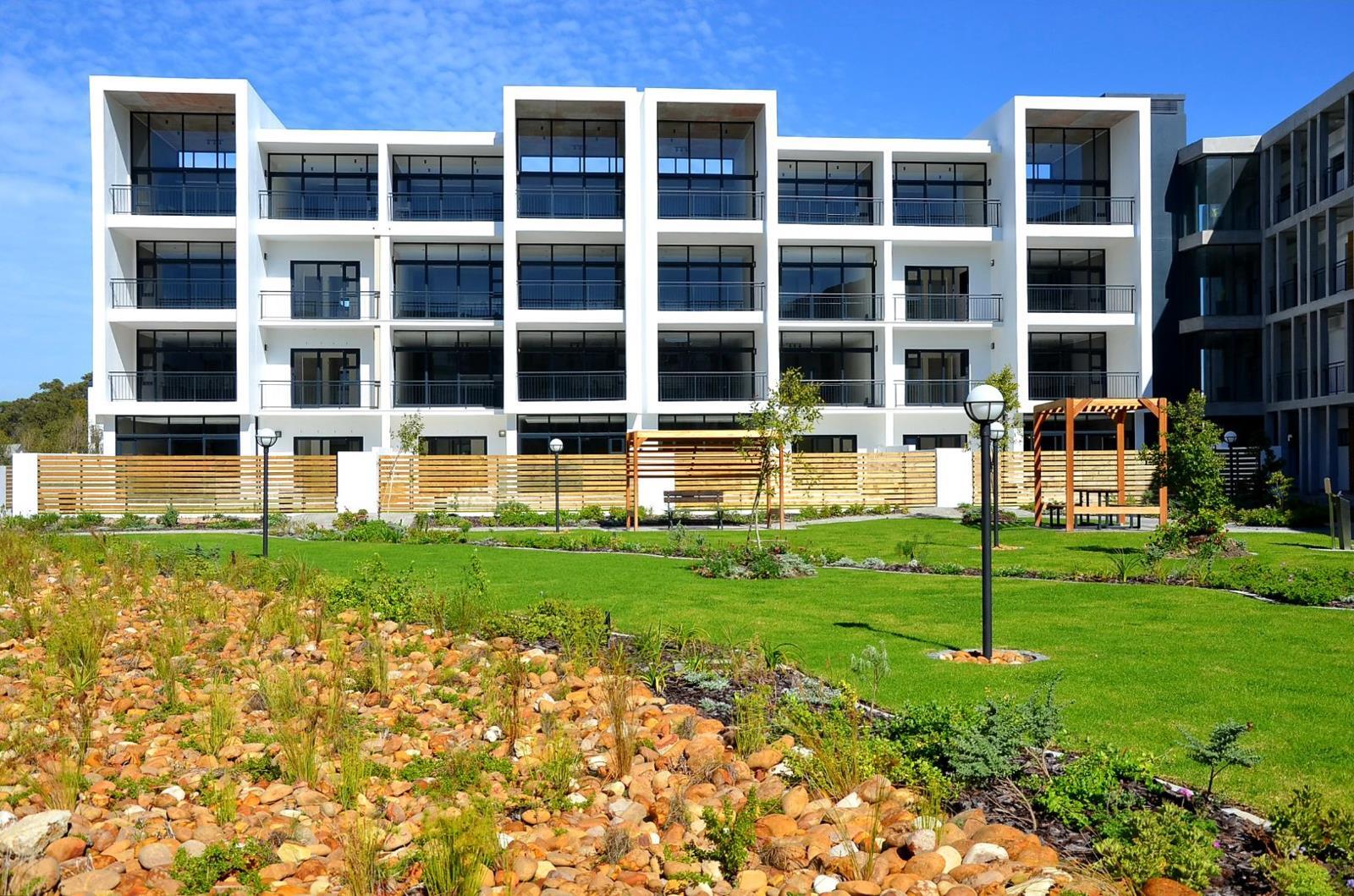 2 Bedroom Apartment in Paardevlei
