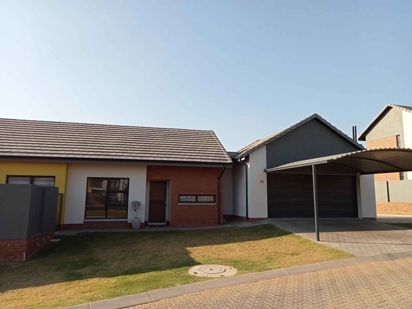 3 Bedroom Simplex in Amberfield