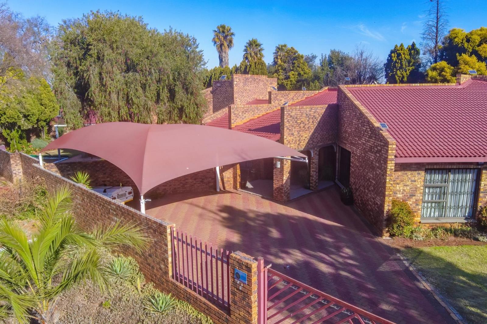 4 Bedroom House in Golf Park