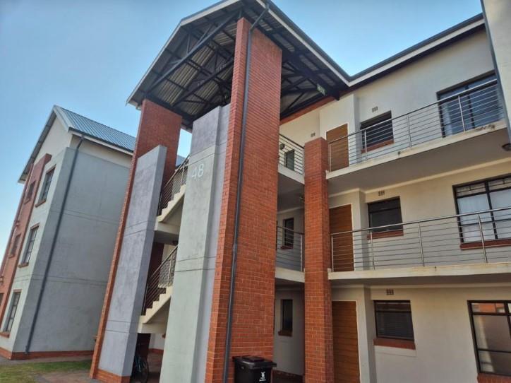 2 Bedroom House in Glen Marais