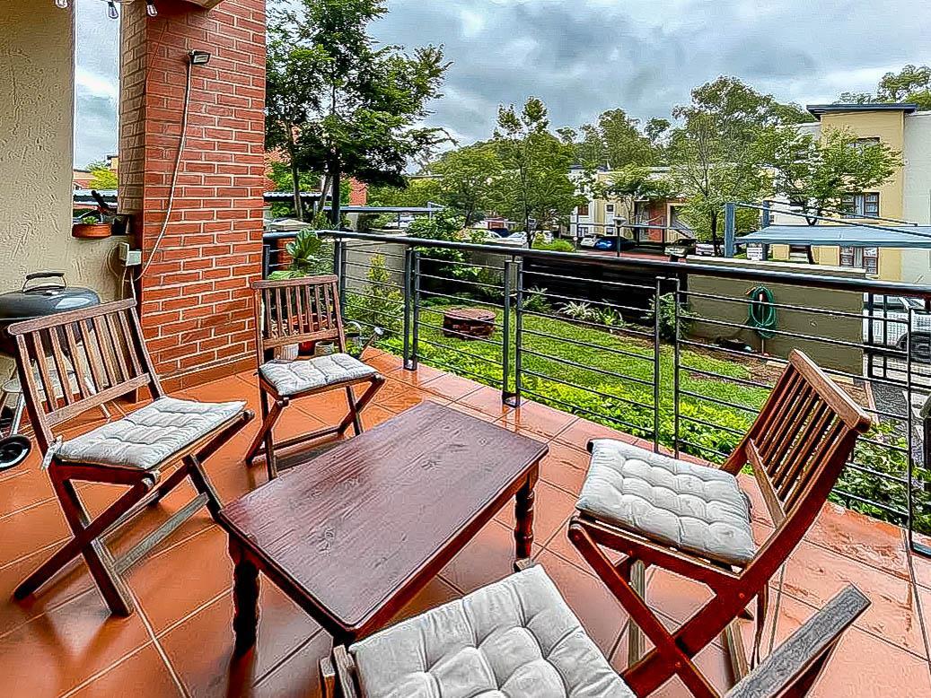 2 Bedroom Apartment in Douglasdale