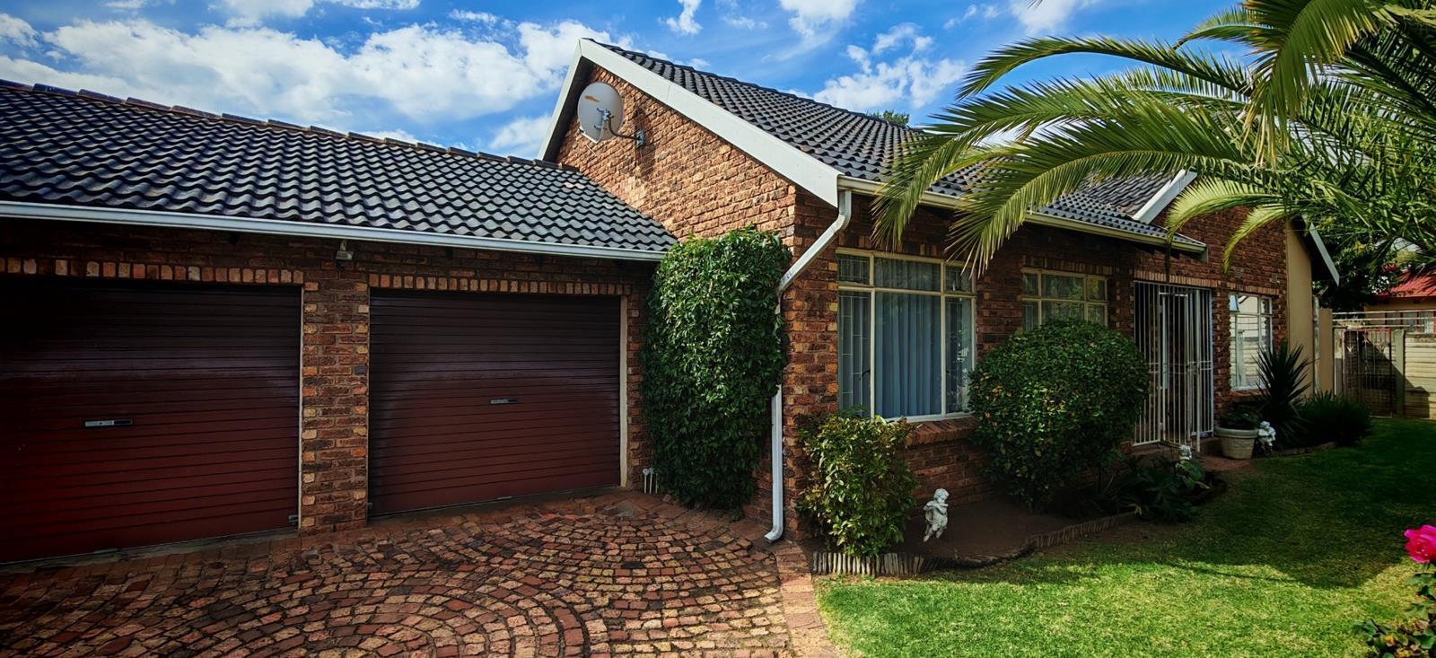 3 Bedroom House in Brackendowns