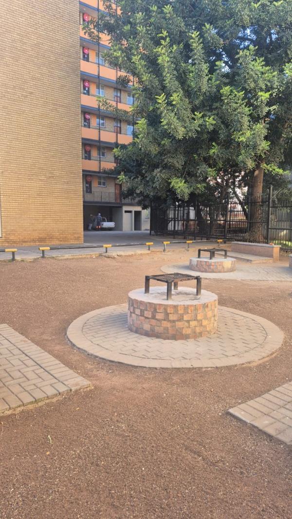 1.5 Bedroom Apartment in Sunnyside