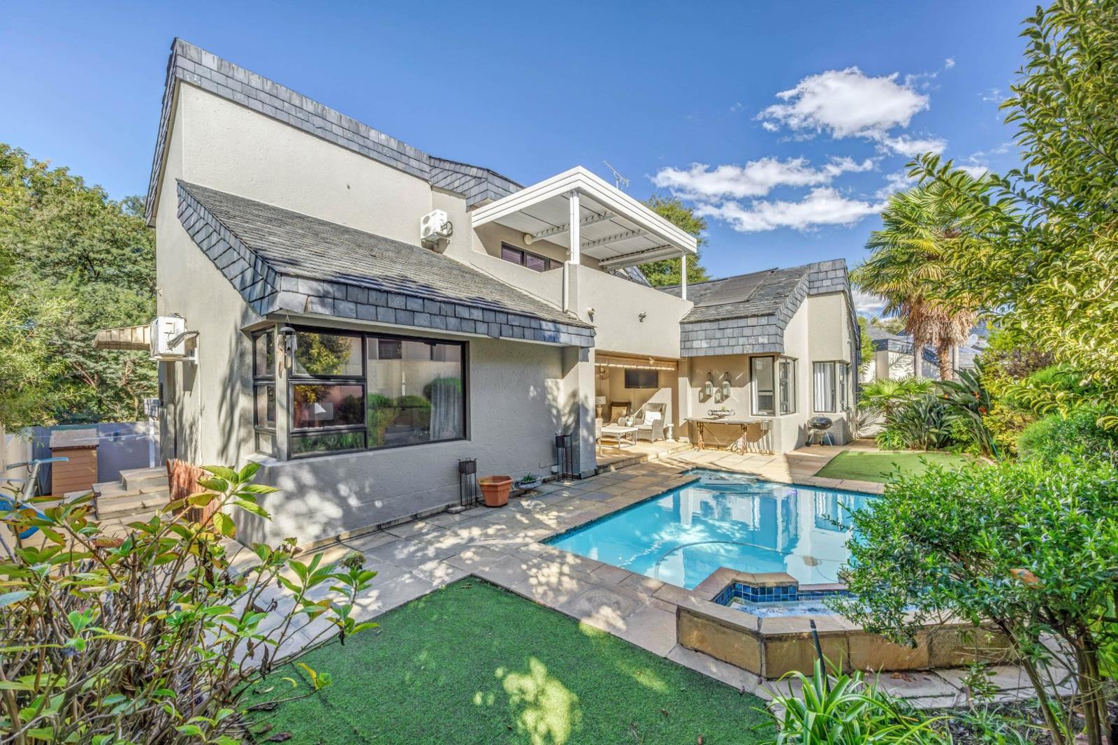 4 Bedroom House in Dainfern