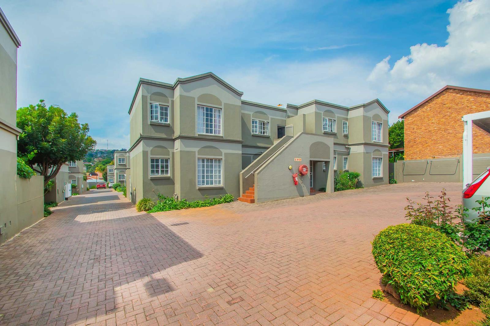 3 Bedroom House in Roodekrans