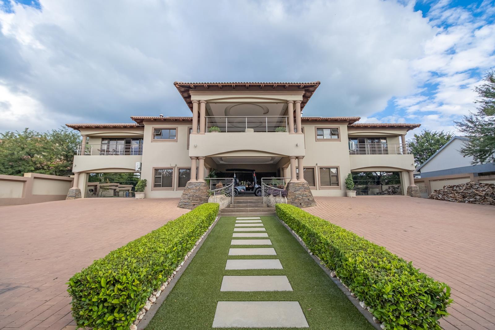 5 Bedroom House in Sable Hills Waterfront Estate